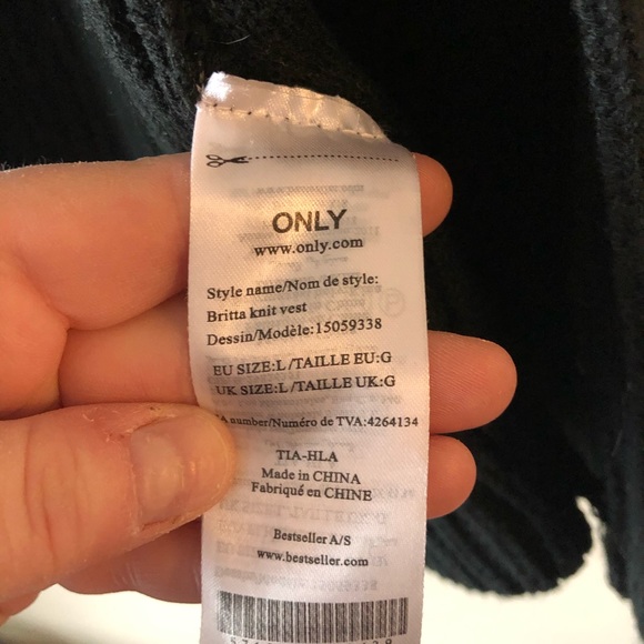 Faux Fur knitted tunic vest. - Picture 3 of 8